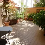 Lovely Private Garden For Four In